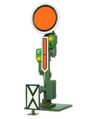 Semaphore distant signal with movable arm<br /><a href='images/pictures/Viessmann/4510.jpg' target='_blank'>Full size image</a>